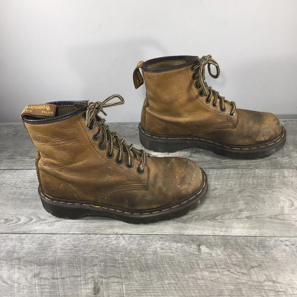 Vintage Docs Dr. Martens 1460 Distressed England Leather Men Combat Punk Boots 8